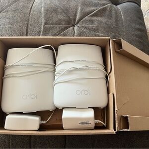 Netgear Orbi Satellite RBS20 & Orbi Router RBR20
